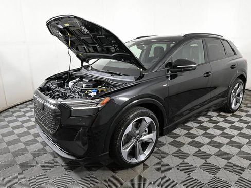 New 2025 Audi Q4 e-tron Prestige image 33