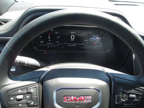 Used 2024 GMC Yukon XL AT4 w/ Technology Package AWD/4WD image 32