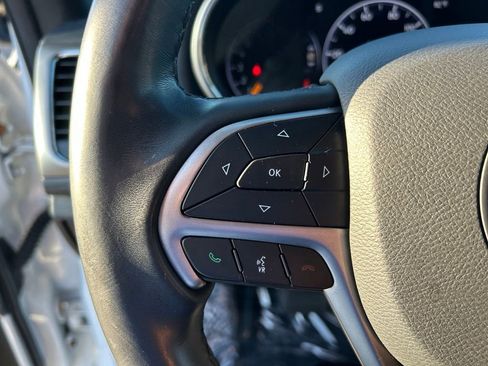 Used 2021 Jeep Grand Cherokee Laredo RWD image 42