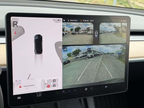 Used 2024 Tesla Model Y Long Range AWD/4WD image 4