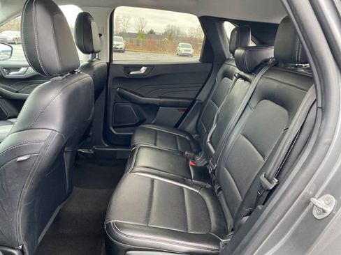 Used 2022 Ford Escape Titanium image 18