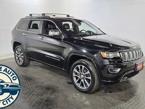 Used 2017 Jeep Grand Cherokee Overland AWD/4WD image 9