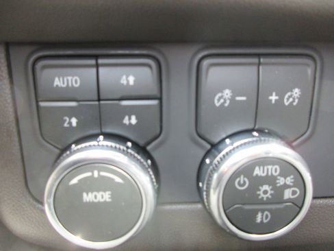 New 2026 GMC Yukon XL Elevation w/ Elevation Premium Package AWD/4WD image 17