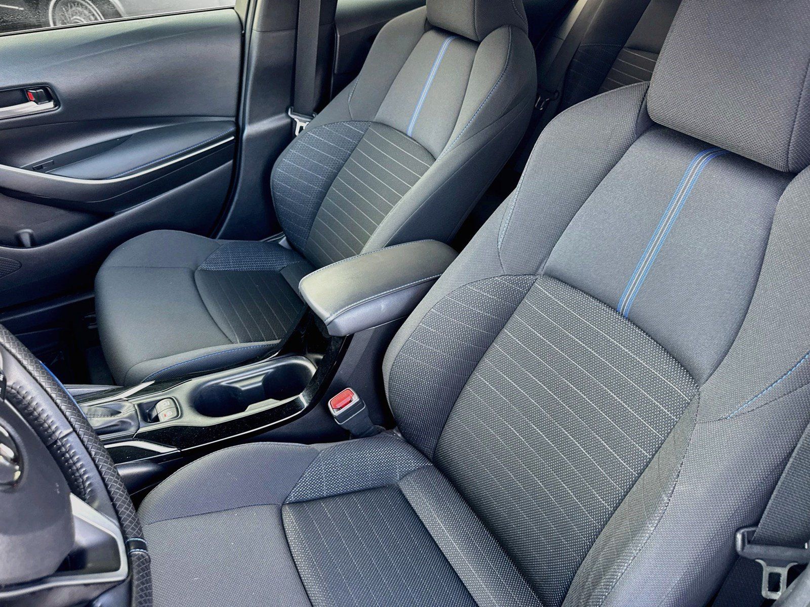 Used 2022 Toyota Corolla SE FWD image 12