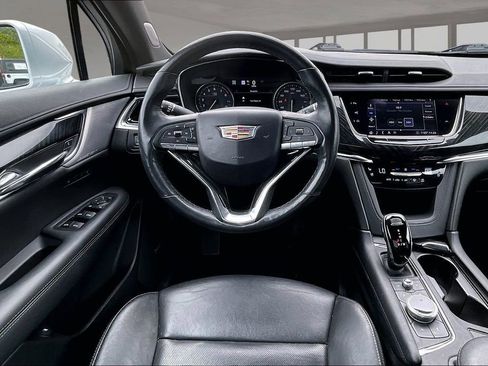Used 2020 Cadillac XT6 Premium Luxury AWD/4WD image 6