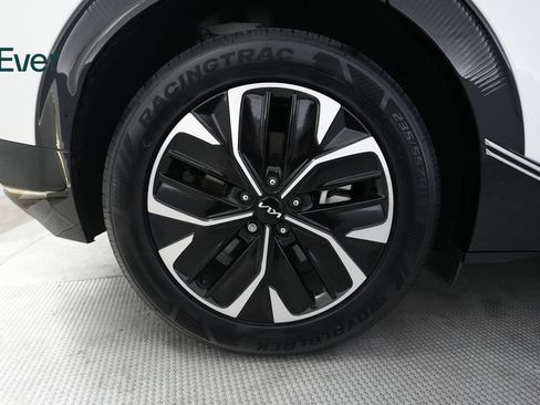 Used 2024 Kia EV6 Wind RWD image 21