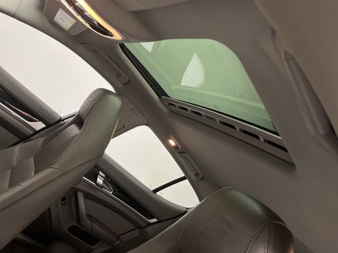 Used 2016 Porsche Panamera 4 Edition image 7