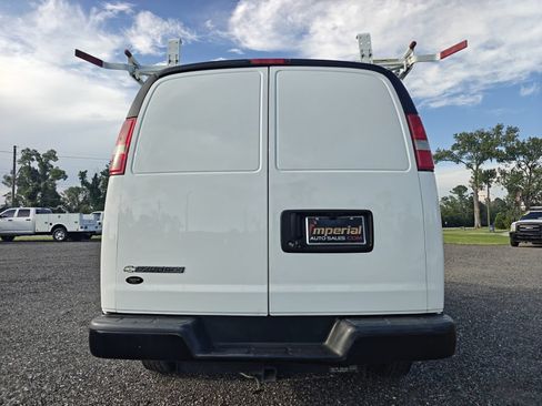 Used 2018 Chevrolet Express 2500 w/ Driver Convenience Package RWD image 7