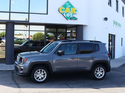 Used 2022 Jeep Renegade Latitude w/ Convenience Group image 8