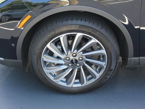Certified 2023 Lincoln Corsair Reserve w/ Equipment Group 202A AWD/4WD image 12