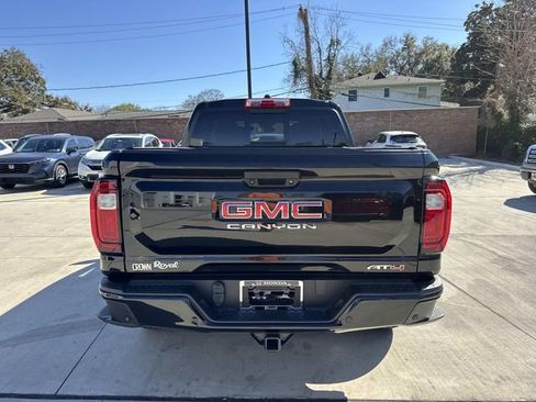 Used 2024 GMC Canyon AT4 w/ AT4 Premium Package AWD/4WD image 6