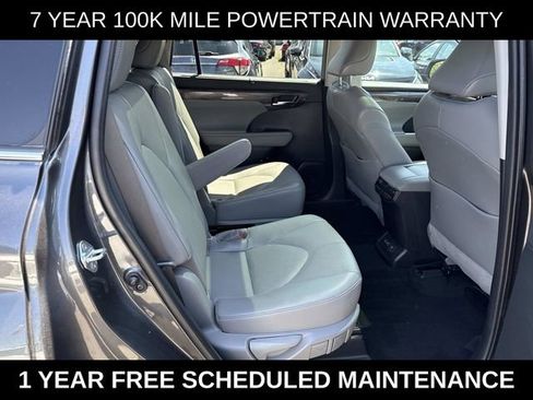 Used 2022 Toyota Highlander Platinum AWD/4WD image 11