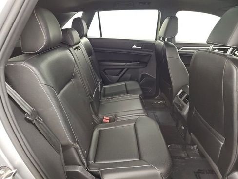 Used 2020 Volkswagen Atlas Cross Sport SE image 35