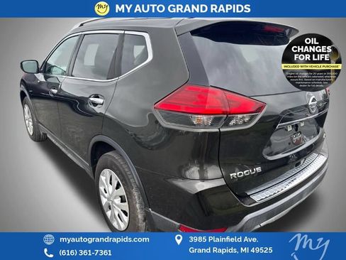 Used 2017 Nissan Rogue S w/ Appearance Package AWD/4WD image 2