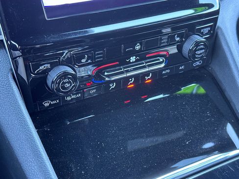 Certified 2024 Jeep Grand Cherokee L Altitude image 21