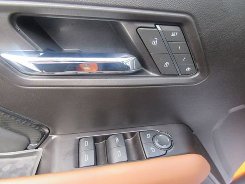 Used 2025 GMC Canyon AT4 w/ Technology Plus Package AWD/4WD image 8