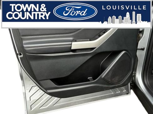Used 2024 Ford Explorer XLT w/ Equipment Group 202A AWD/4WD image 14