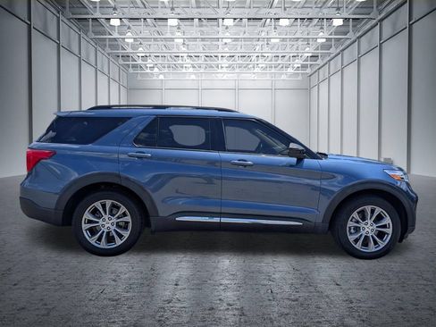 Used 2020 Ford Explorer XLT w/ Equipment Group 202A RWD image 5
