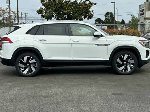 New 2024 Volkswagen Atlas Cross Sport SE FWD image 3