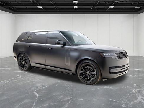 Used 2025 Land Rover Range Rover Long Wheelbase Autobiography image 13