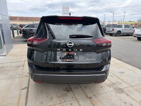 Used 2024 Nissan Rogue SV AWD/4WD image 9