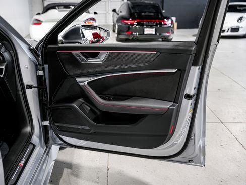 Used 2022 Audi RS 6 image 23