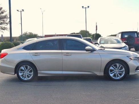 Used 2018 Honda Accord LX image 3