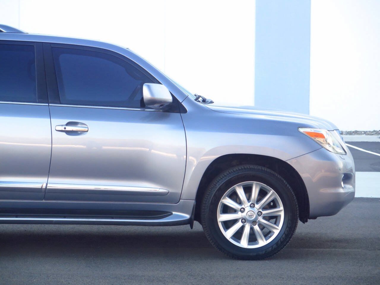 Used 2008 Lexus LX 570 4WD w/ Technology Pkg image 39
