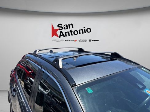 Used 2020 Toyota RAV4 XLE Premium FWD image 28
