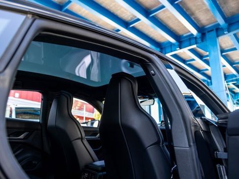 Used 2025 Porsche Taycan image 39