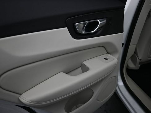 New 2026 Volvo XC60 B5 Ultra w/ Protection Package Premier image 28