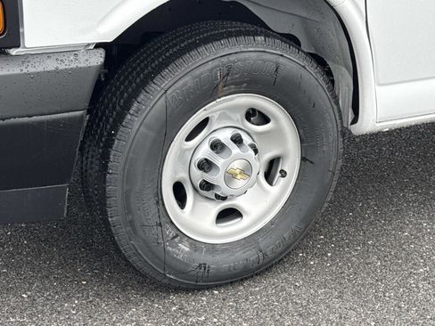 New 2026 Chevrolet Express 2500 w/ Driver Convenience Package image 17