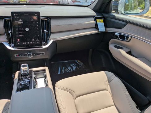 New 2026 Volvo XC90 T8 Plus w/ Protection Package Premier AWD/4WD image 20