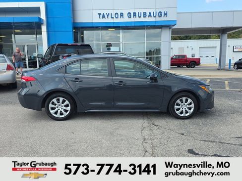 Used 2025 Toyota Corolla LE FWD image 1
