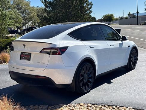 Used 2021 Tesla Model Y Performance AWD/4WD image 3