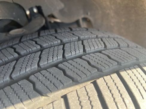 Used 2011 Ford F150 Lariat w/ Lariat Chrome Pkg image 4