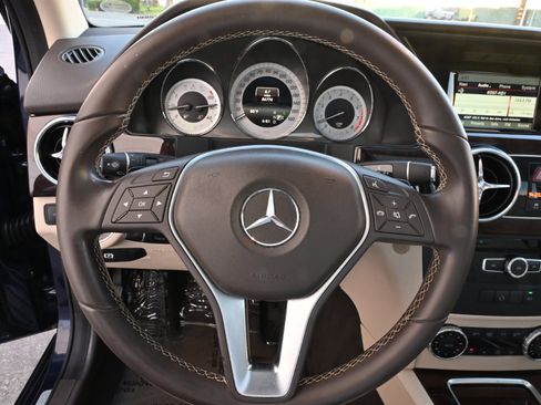 Used 2015 Mercedes-Benz GLK 350 2WD image 19
