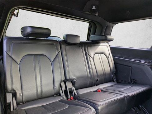 Used 2021 Ford Expedition Limited image 21