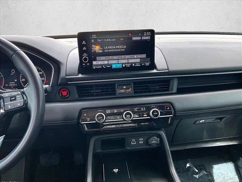 Used 2025 Honda Pilot Touring image 8