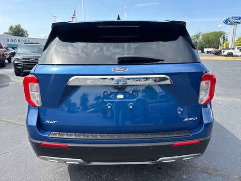 Used 2023 Ford Explorer XLT w/ Equipment Group 202A AWD/4WD image 8