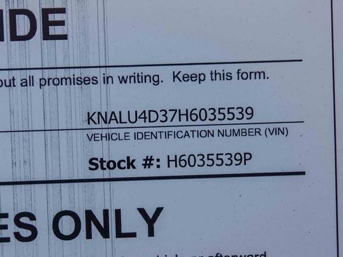 Used 2017 Kia K900 Luxury image 27