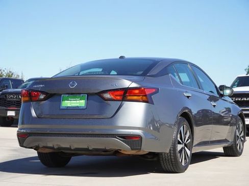 Used 2022 Nissan Altima 2.5 SV FWD image 9