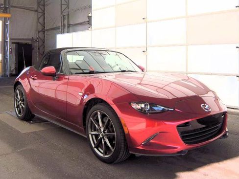 Used 2019 MAZDA MX-5 Miata Grand Touring image 3
