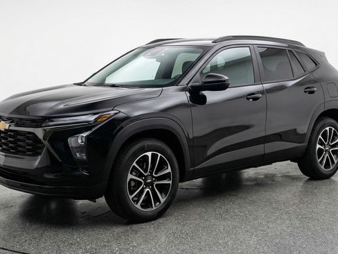 Used 2025 Chevrolet TrailBlazer LT image 3