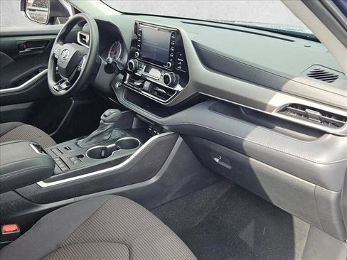 Used 2021 Toyota Highlander L image 22