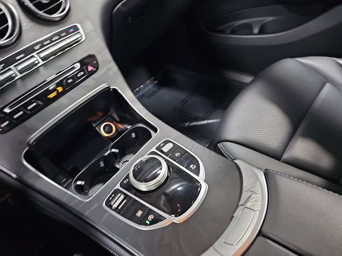 Used 2018 Mercedes-Benz GLC 300 4MATIC image 26