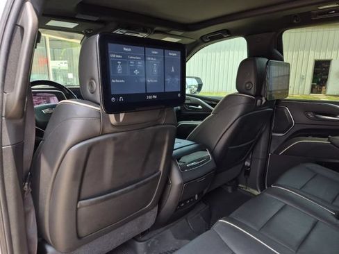 Used 2021 Cadillac Escalade ESV Sport w/ Driver Assist Tech Package AWD/4WD image 12