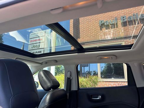 Used 2020 Jeep Compass Latitude image 9