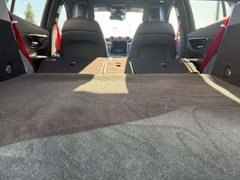 Used 2025 Mercedes-Benz GLC 43 AMG 4MATIC image 8