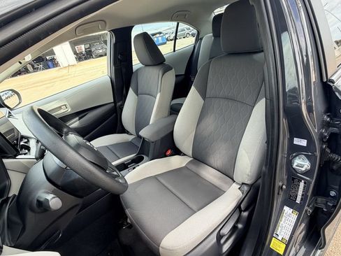 Used 2025 Toyota Corolla LE FWD image 24